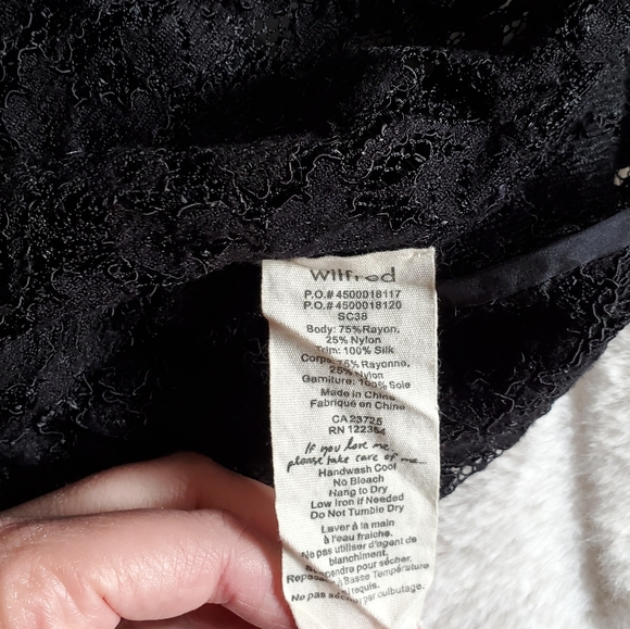 Wilfred EUC Black Lace Madeline Racerback Tank - Picture 4 of 4